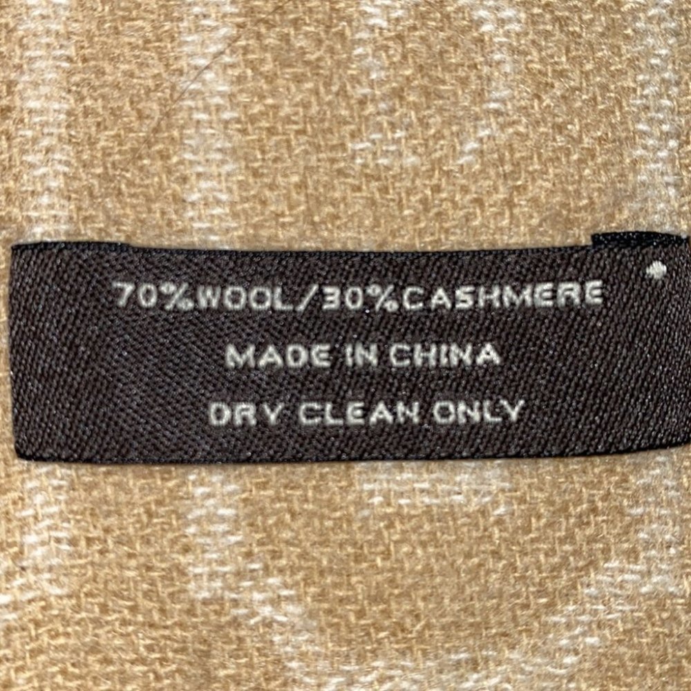 COACH  Lady's Cream Scarf - Picture 8 of 8